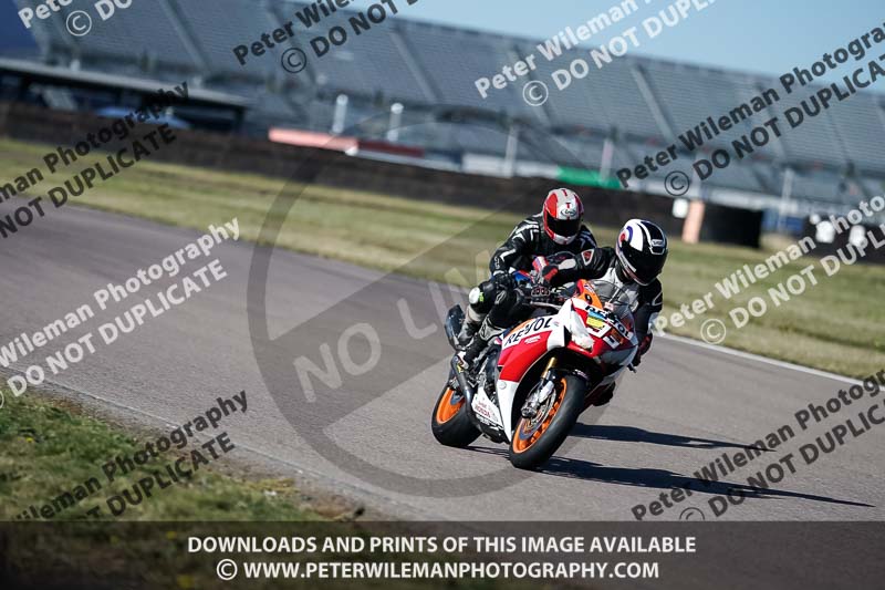 Rockingham no limits trackday;enduro digital images;event digital images;eventdigitalimages;no limits trackdays;peter wileman photography;racing digital images;rockingham raceway northamptonshire;rockingham trackday photographs;trackday digital images;trackday photos